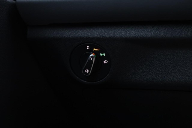 Volkswagen Jetta Vehicle Image 18