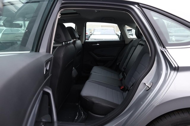 Volkswagen Jetta Vehicle Image 21