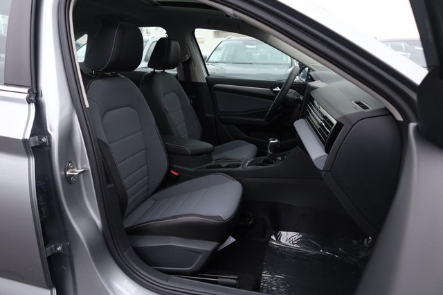 Volkswagen Jetta Vehicle Image 24