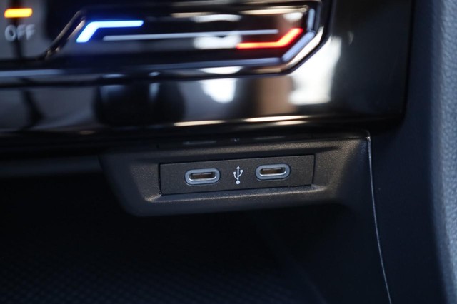 Volkswagen Jetta Vehicle Image 18