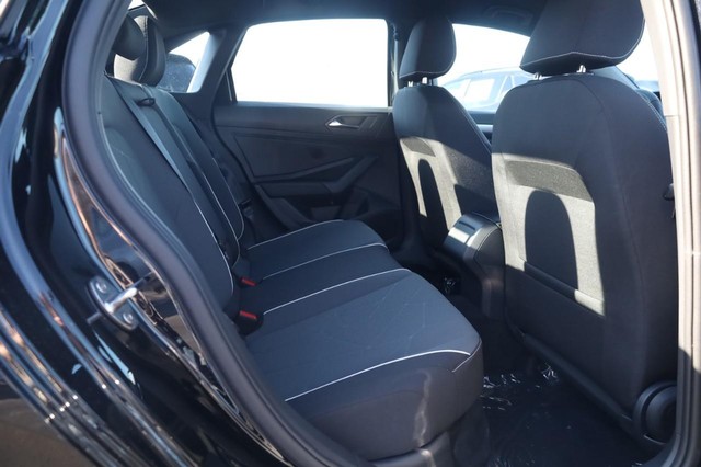 Volkswagen Jetta Vehicle Image 22