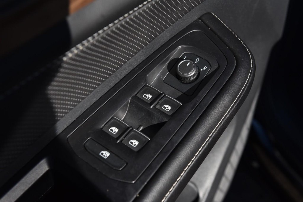 Volkswagen Atlas Vehicle Full-screen Gallery Image 8