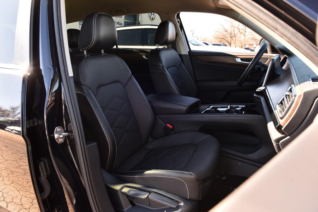 Volkswagen Atlas Vehicle Full-screen Gallery Image 20