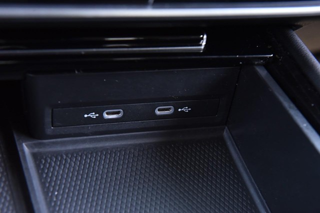 Volkswagen Atlas Vehicle Image 16