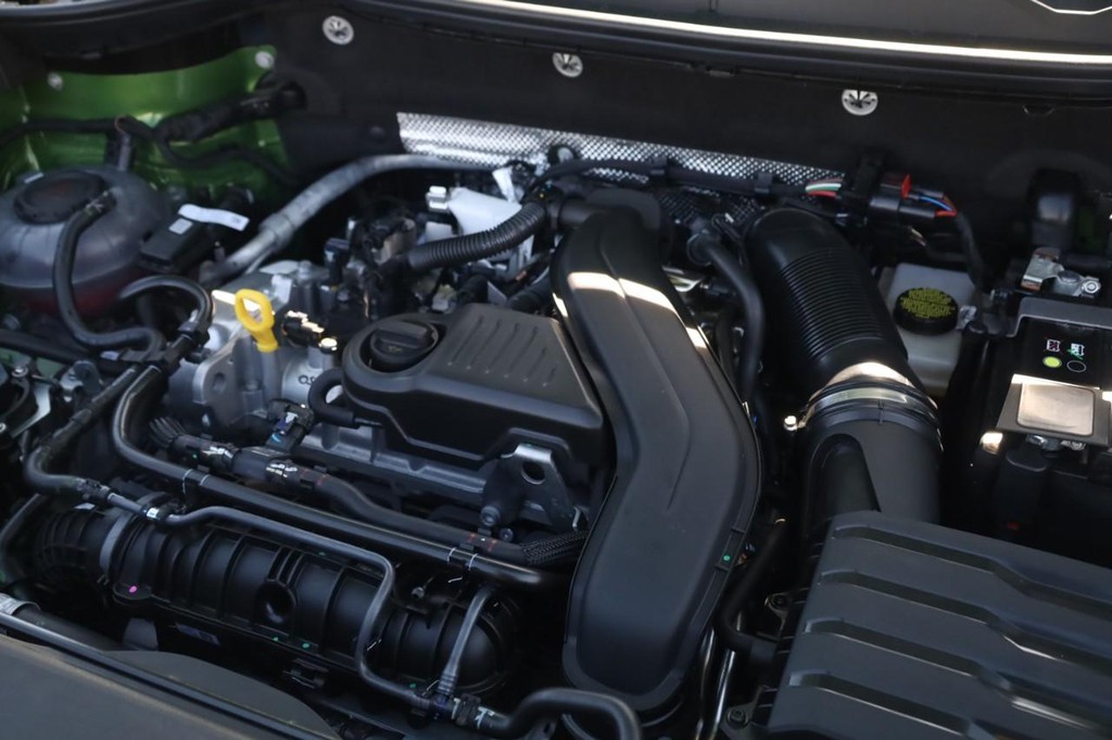 Volkswagen Taos Vehicle Full-screen Gallery Image 23