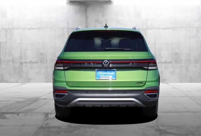 Volkswagen Taos Vehicle Image 06