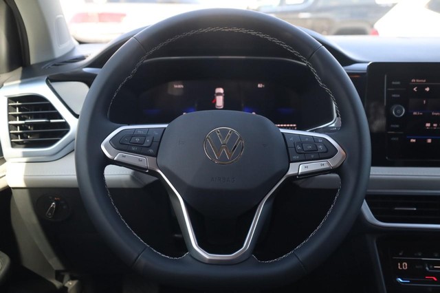 Volkswagen Taos Vehicle Image 08