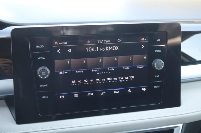 Volkswagen Taos Vehicle Image 14