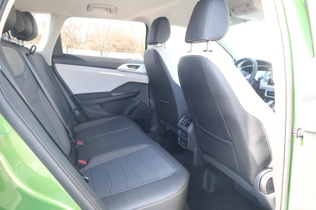 Volkswagen Taos Vehicle Image 21