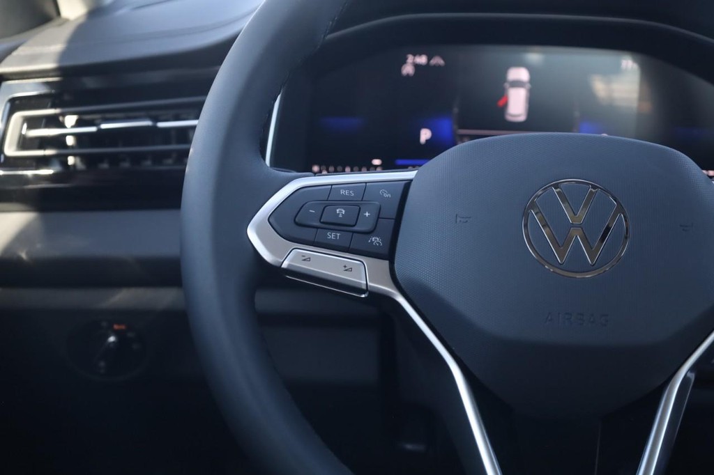 Volkswagen Jetta Vehicle Full-screen Gallery Image 10