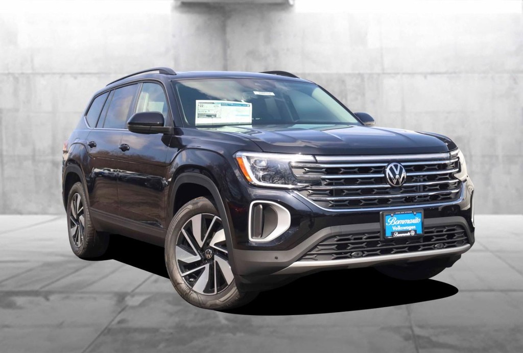 Volkswagen Atlas Vehicle Full-screen Gallery Image 2