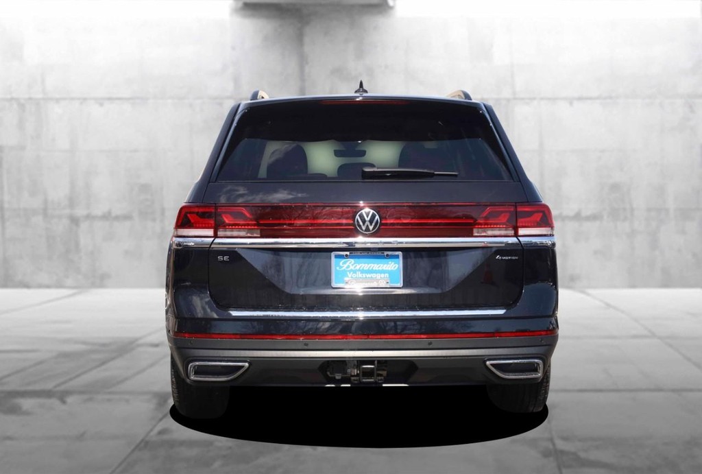 Volkswagen Atlas Vehicle Full-screen Gallery Image 6