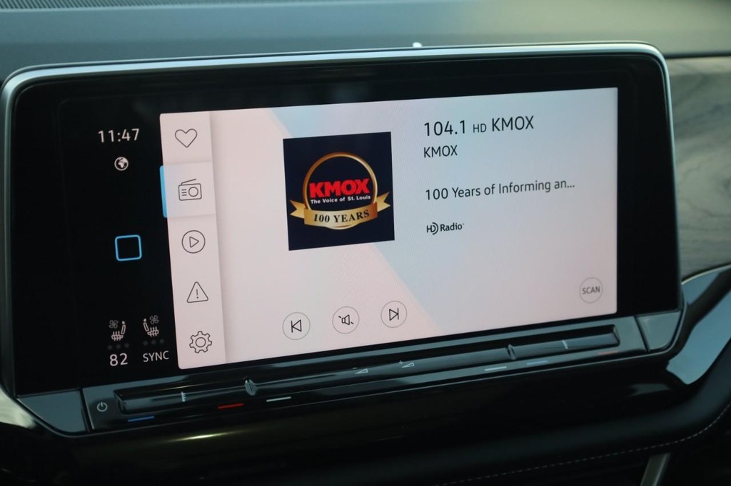 Volkswagen Atlas Vehicle Full-screen Gallery Image 14