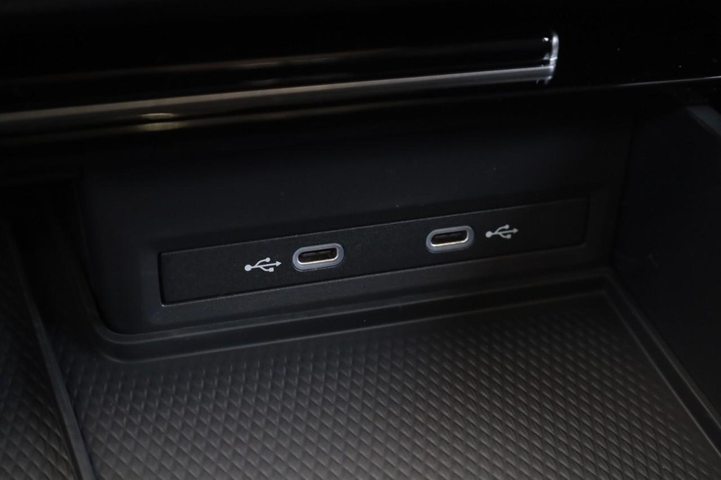 Volkswagen Atlas Vehicle Full-screen Gallery Image 17