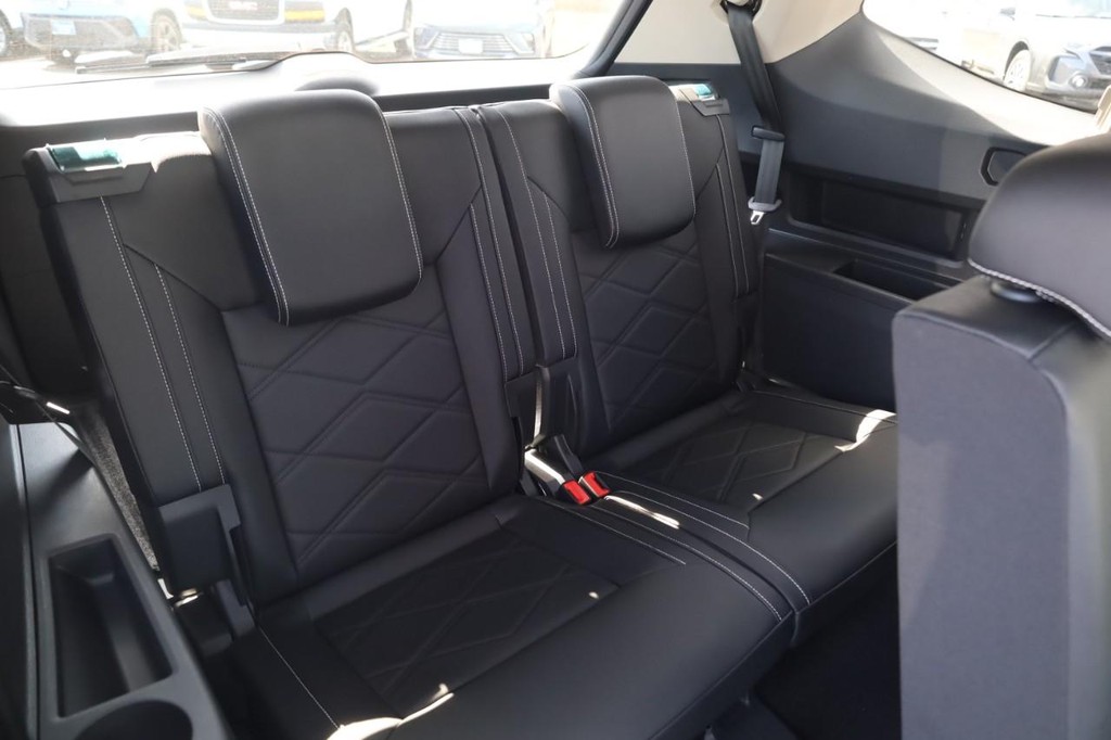 Volkswagen Atlas Vehicle Full-screen Gallery Image 23