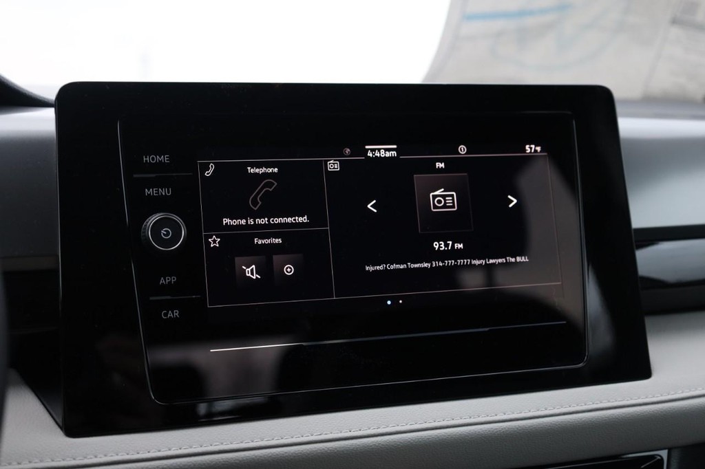 Volkswagen Taos Vehicle Full-screen Gallery Image 11