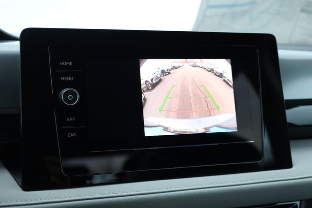 Volkswagen Taos Vehicle Image 12