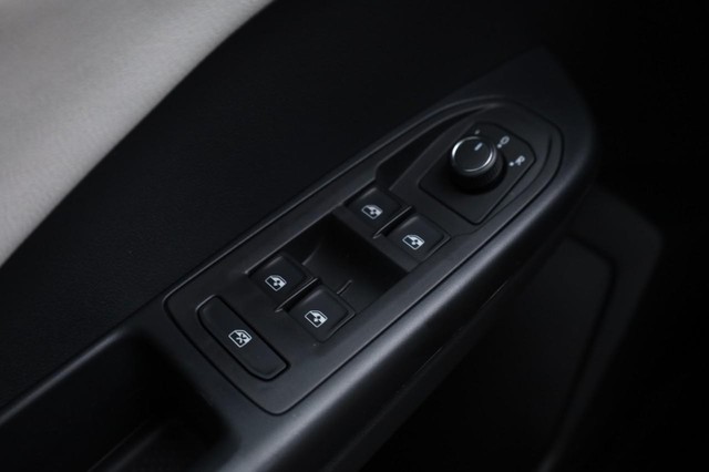 Volkswagen Taos Vehicle Image 17