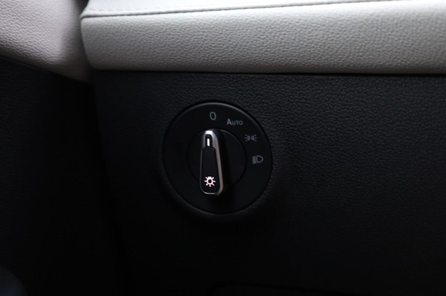 Volkswagen Taos Vehicle Image 18