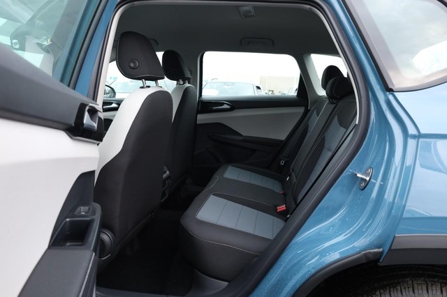 Volkswagen Taos Vehicle Image 20