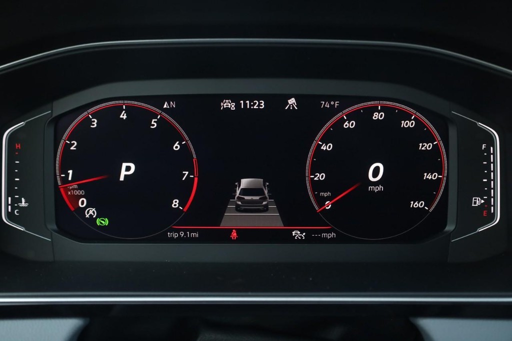 Volkswagen Jetta GLI Vehicle Full-screen Gallery Image 15