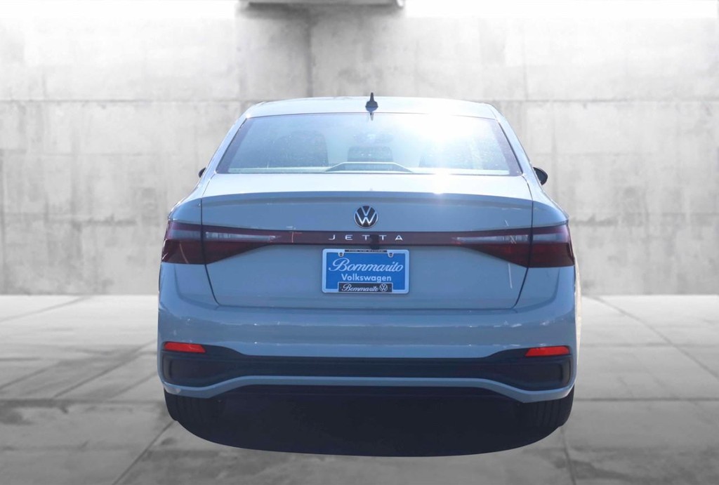 Volkswagen Jetta Vehicle Full-screen Gallery Image 6