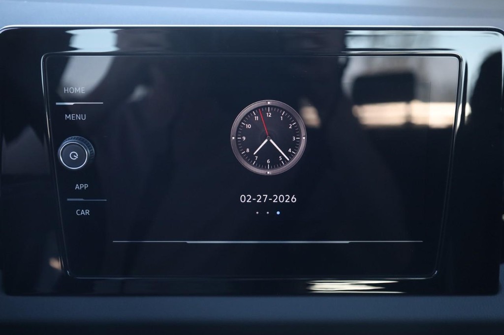 Volkswagen Jetta Vehicle Full-screen Gallery Image 14