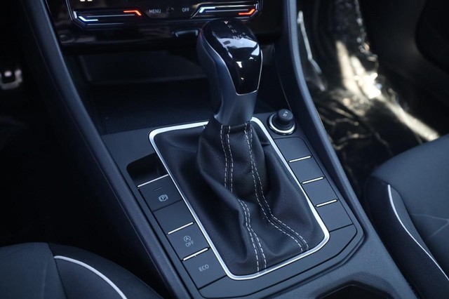 Volkswagen Jetta Vehicle Image 18