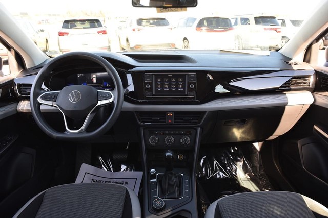 Volkswagen Taos Vehicle Image 07