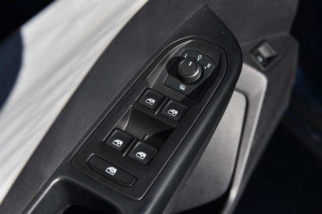 Volkswagen Taos Vehicle Image 08