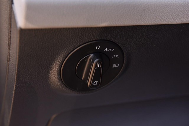 Volkswagen Taos Vehicle Image 11