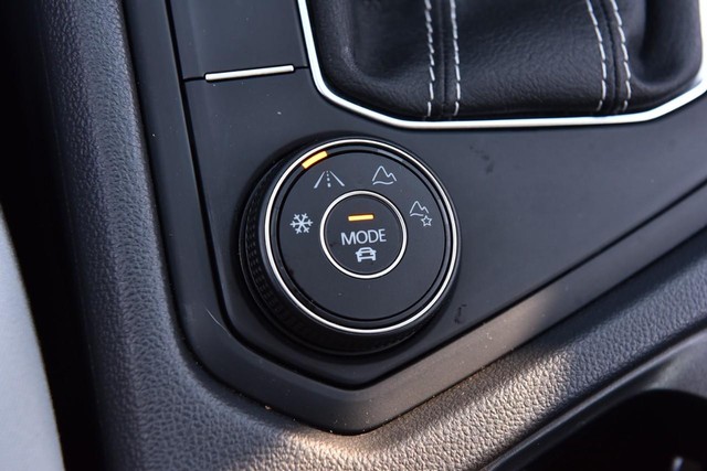 Volkswagen Taos Vehicle Image 18