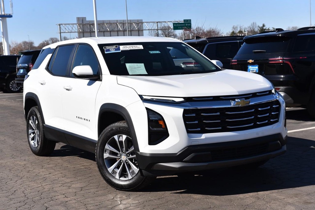 Chevrolet Equinox Vehicle Full-screen Gallery Image 02