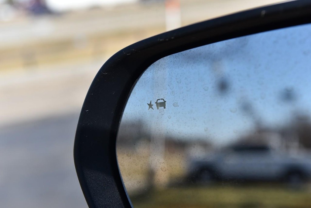 Chevrolet Equinox Vehicle Full-screen Gallery Image 10