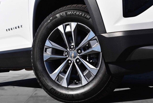 Chevrolet Equinox Vehicle Image 03