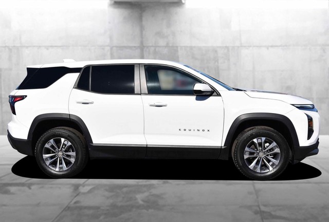 Chevrolet Equinox Vehicle Image 05