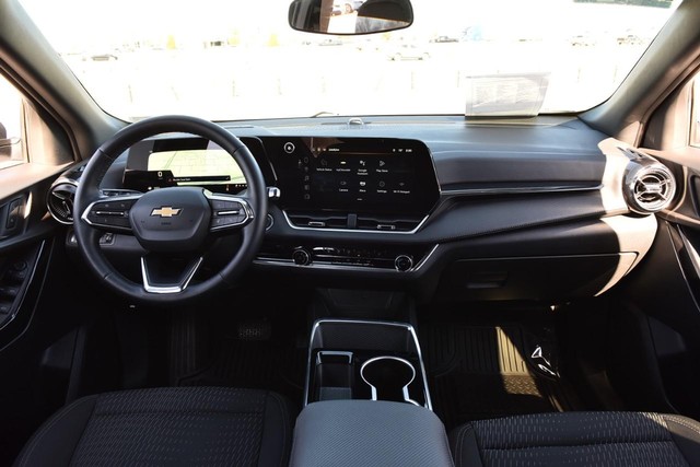 Chevrolet Equinox Vehicle Image 07