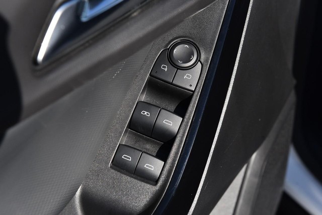 Chevrolet Equinox Vehicle Image 08