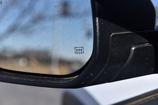 Chevrolet Equinox Vehicle Image 09