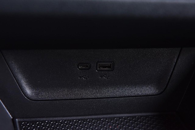 Chevrolet Equinox Vehicle Image 16