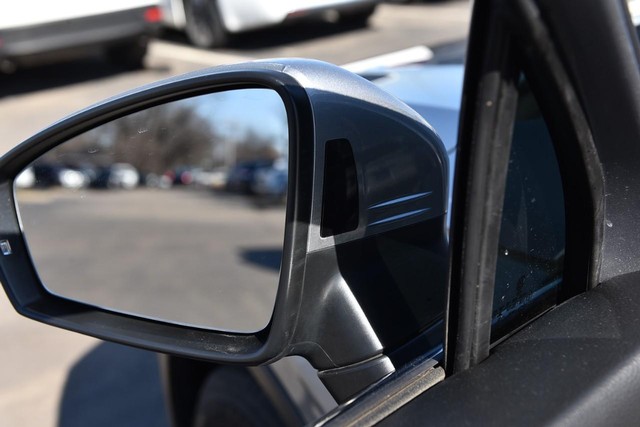 Volkswagen Tiguan Vehicle Image 09