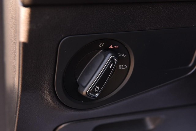 Volkswagen Tiguan Vehicle Image 10