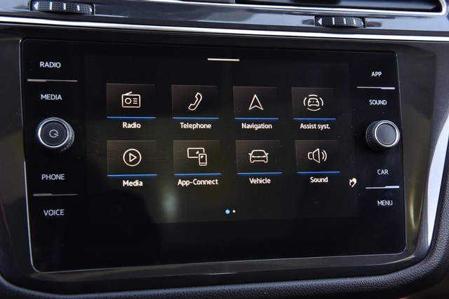 Volkswagen Tiguan Vehicle Image 13