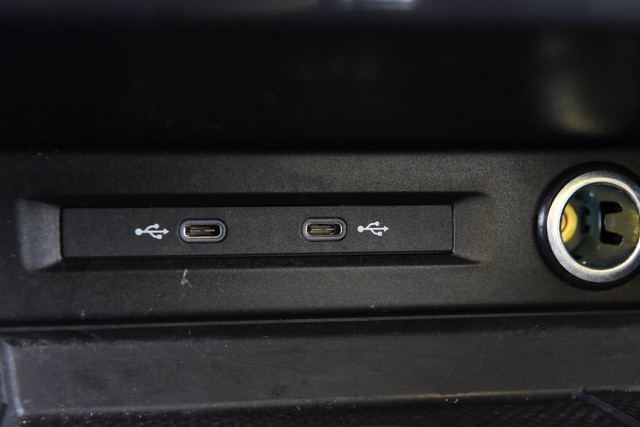 Volkswagen Tiguan Vehicle Image 15