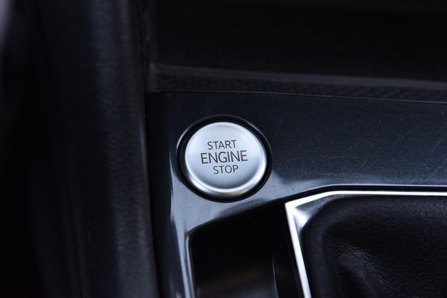 Volkswagen Tiguan Vehicle Image 16