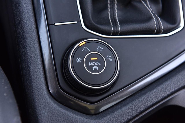 Volkswagen Tiguan Vehicle Image 17