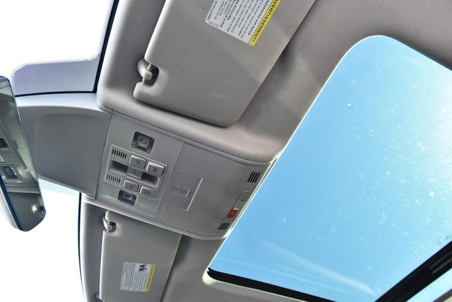 Volkswagen Tiguan Vehicle Image 21