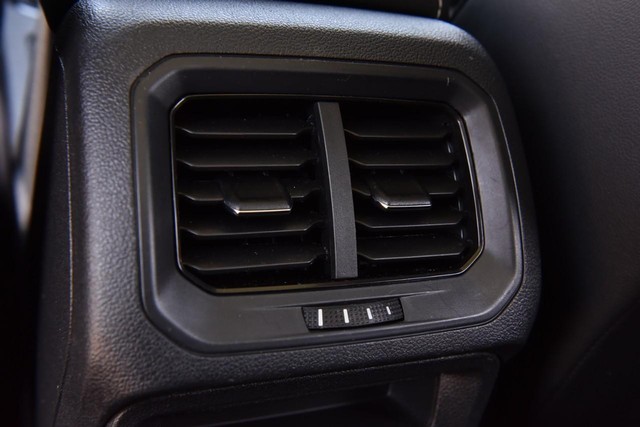 Volkswagen Tiguan Vehicle Image 23