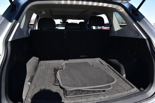 Volkswagen Tiguan Vehicle Image 25