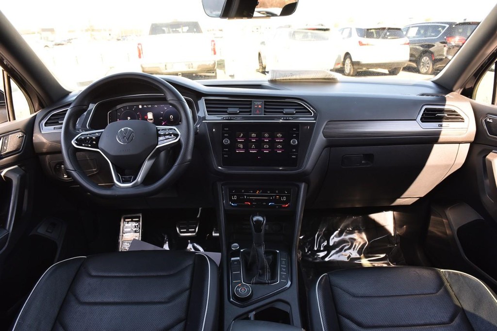 Volkswagen Tiguan Vehicle Full-screen Gallery Image 7